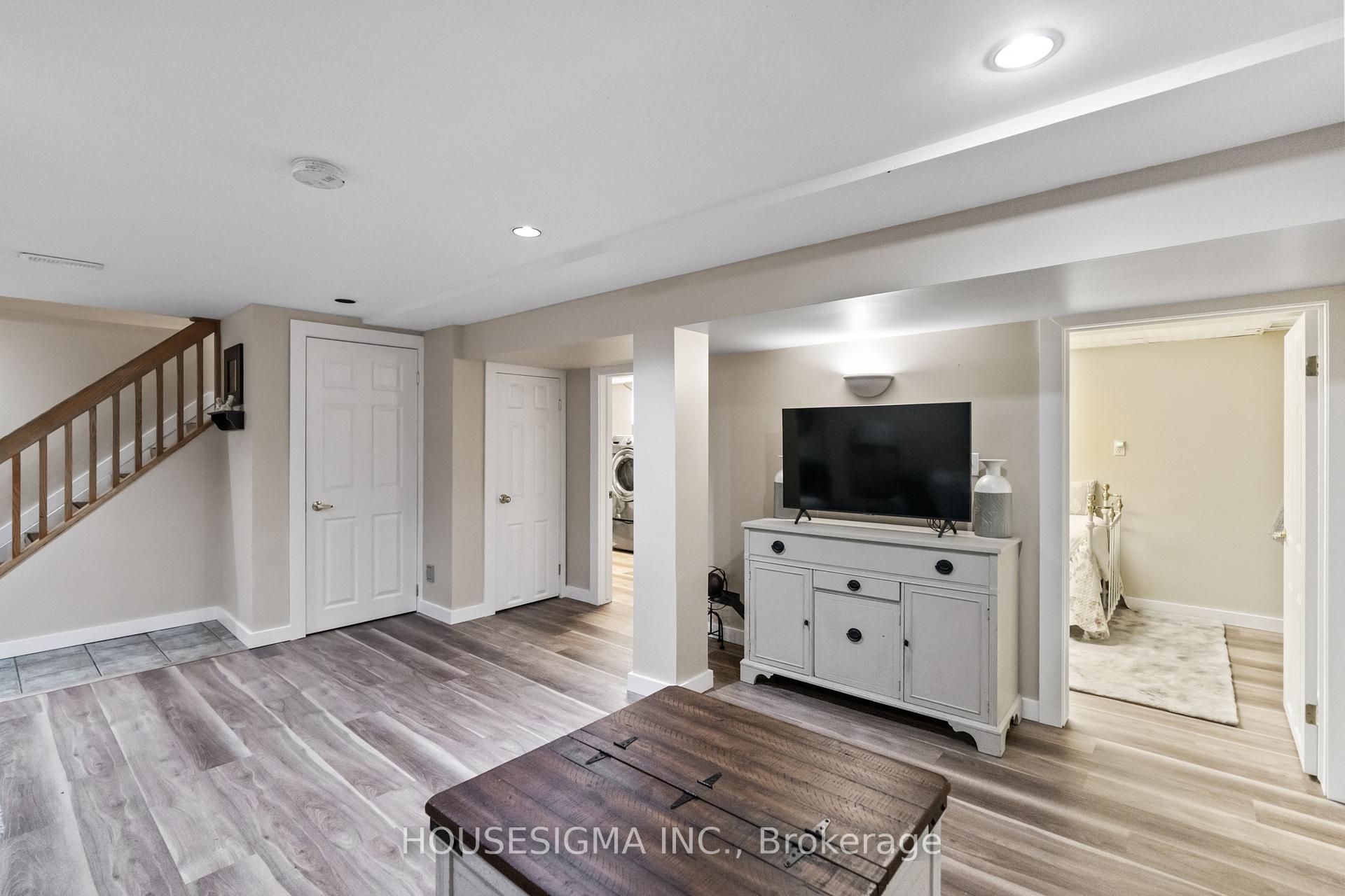 Photo 27 of 19 Claremount Circle N, Welland, Prince Charles — HOMEH