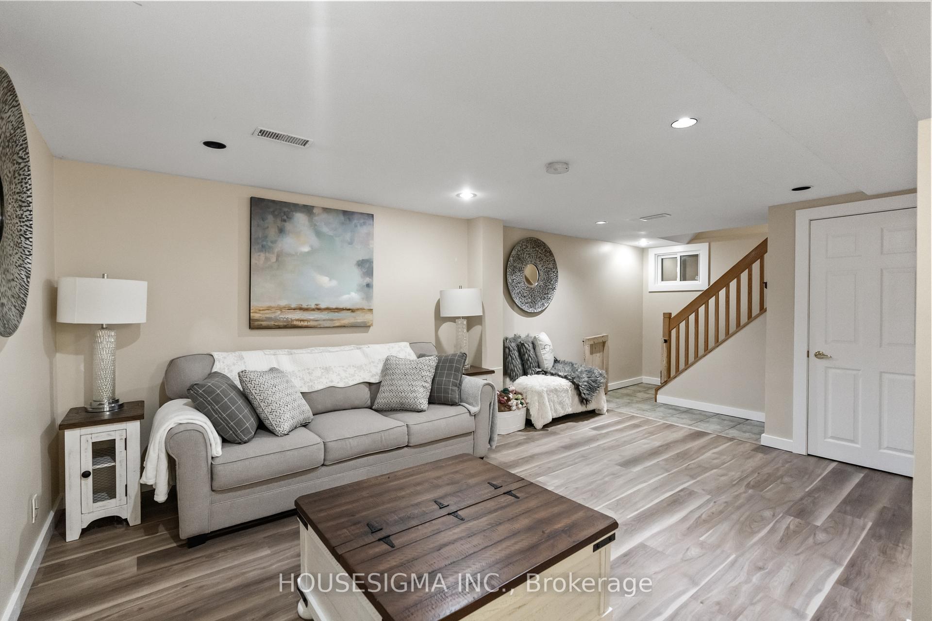 Photo 28 of 19 Claremount Circle N, Welland, Prince Charles — HOMEH