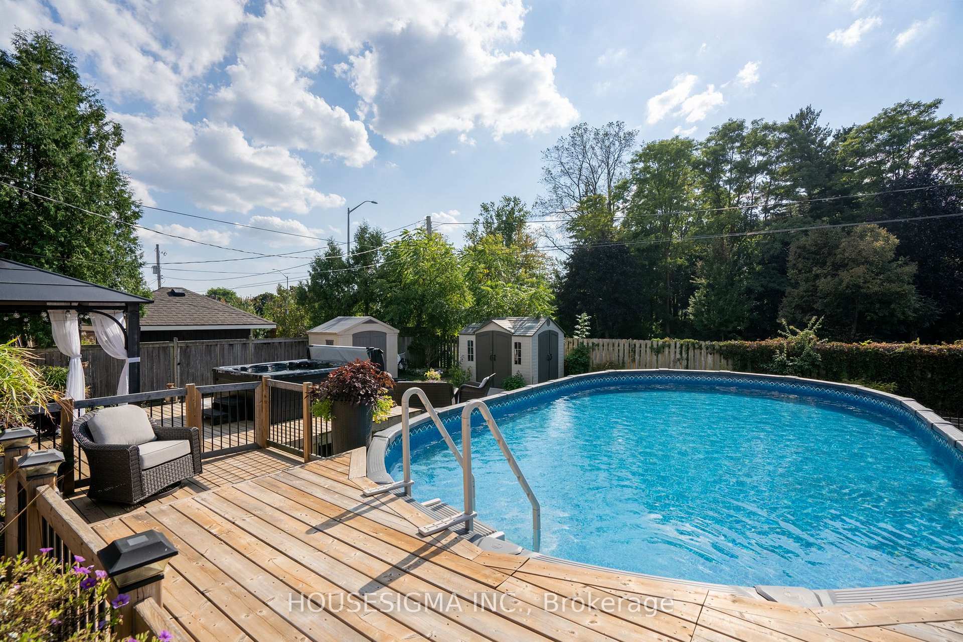 Photo 30 of 19 Claremount Circle N, Welland, Prince Charles — HOMEH