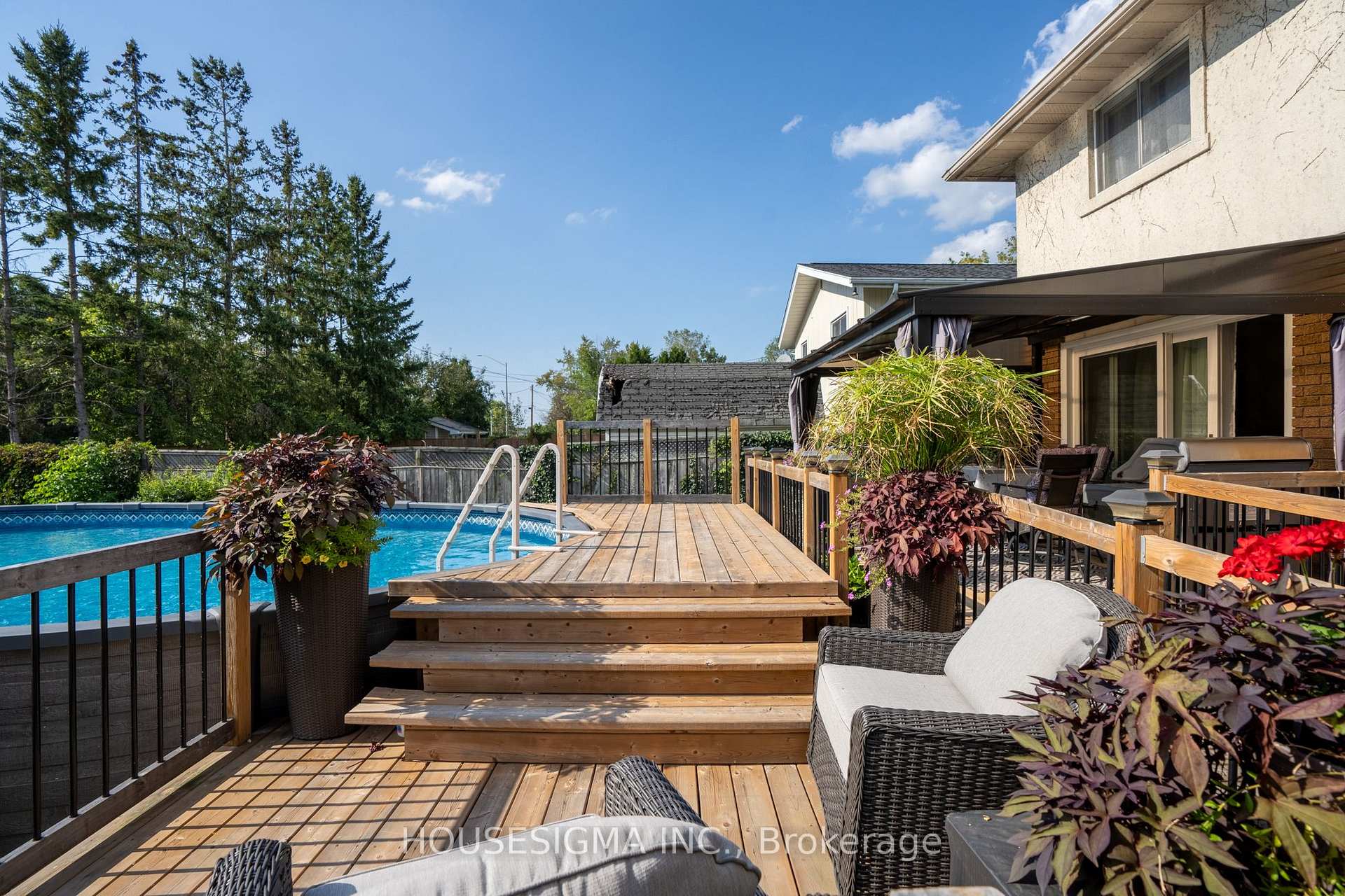 Photo 31 of 19 Claremount Circle N, Welland, Prince Charles — HOMEH