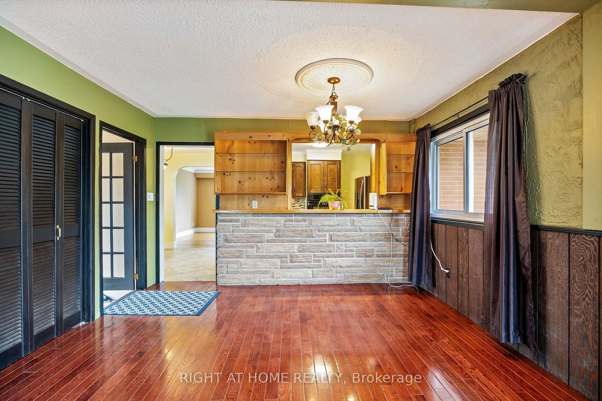 Photo 9 of 33 Jeanne Court, Whitby, Blue Grass Meadows — HOMEH