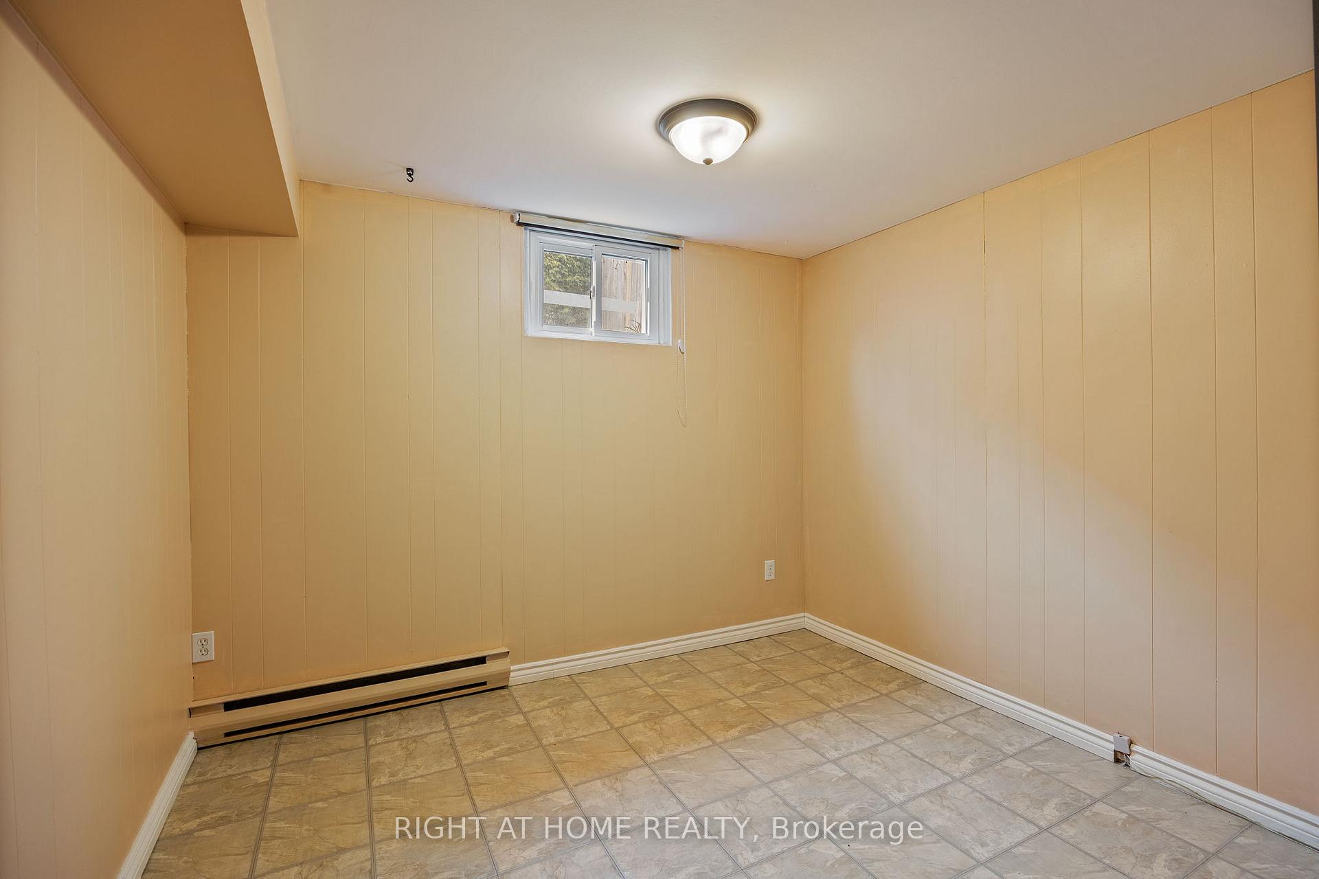 Photo 13 of 33 Jeanne Court, Whitby, Blue Grass Meadows — HOMEH