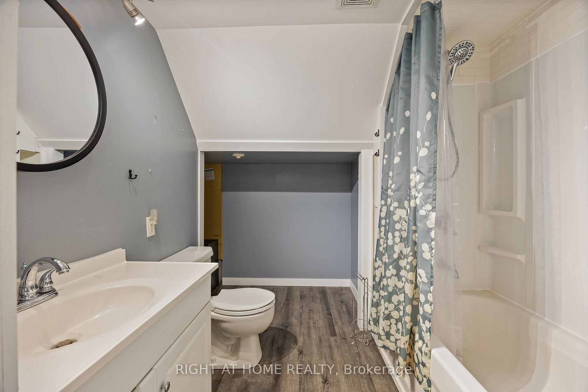 Photo 14 of 33 Jeanne Court, Whitby, Blue Grass Meadows — HOMEH