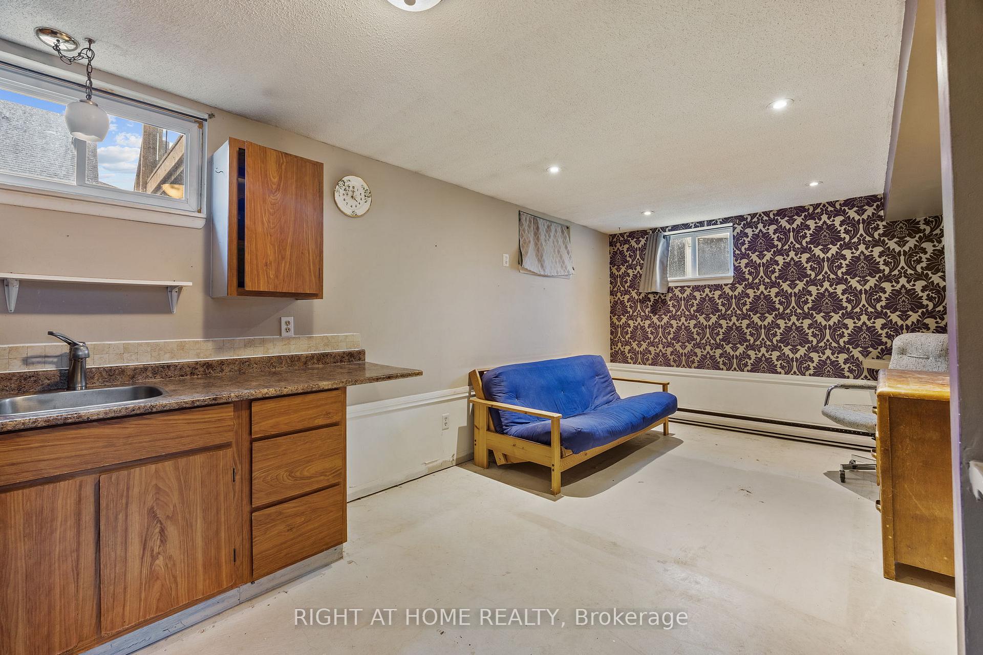 Photo 17 of 33 Jeanne Court, Whitby, Blue Grass Meadows — HOMEH