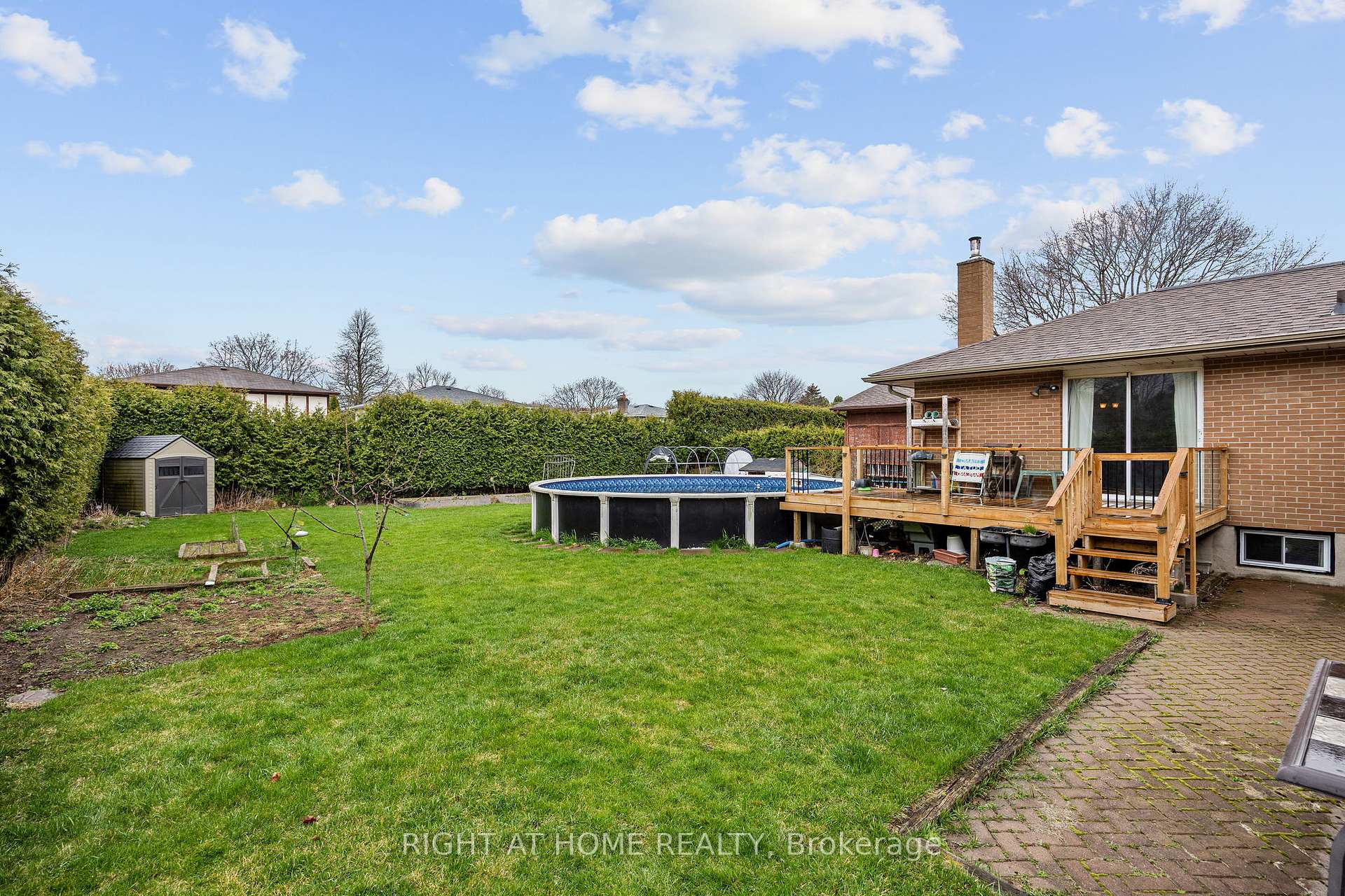 Photo 22 of 33 Jeanne Court, Whitby, Blue Grass Meadows — HOMEH