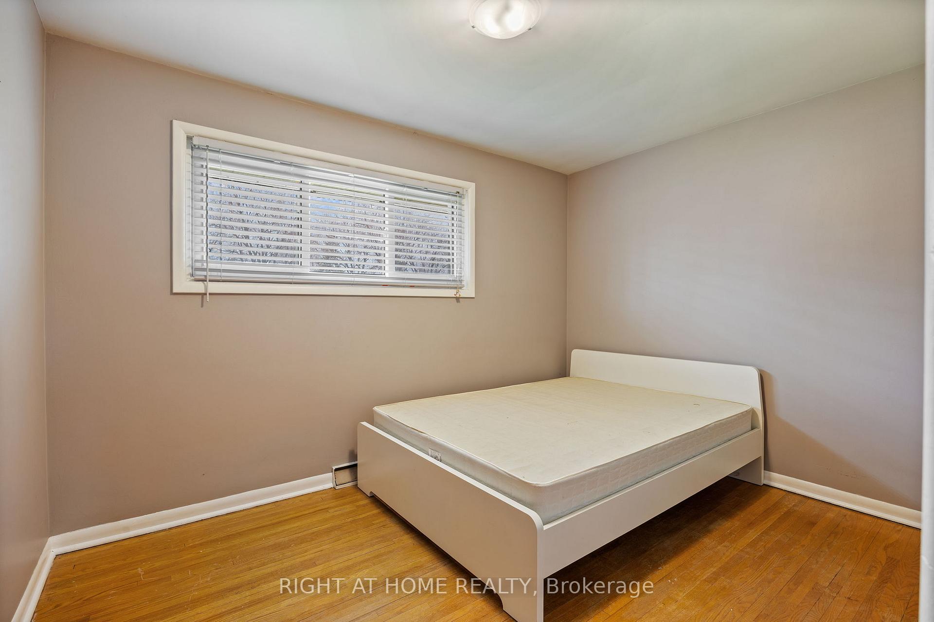 Photo 28 of 33 Jeanne Court, Whitby, Blue Grass Meadows — HOMEH