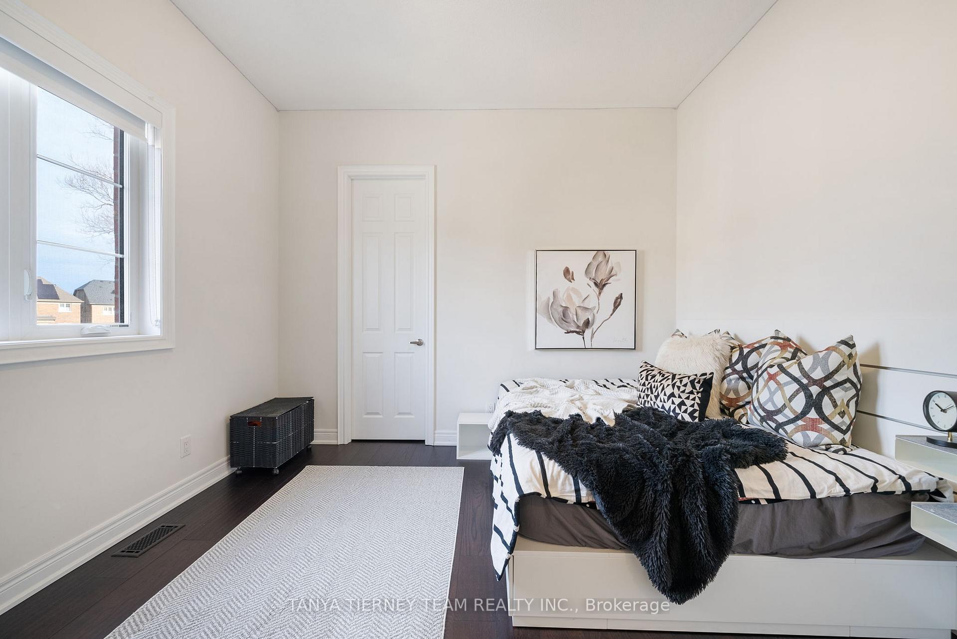 Photo 24 of 52 Blenheim Circle, Whitby, Williamsburg — HOMEH