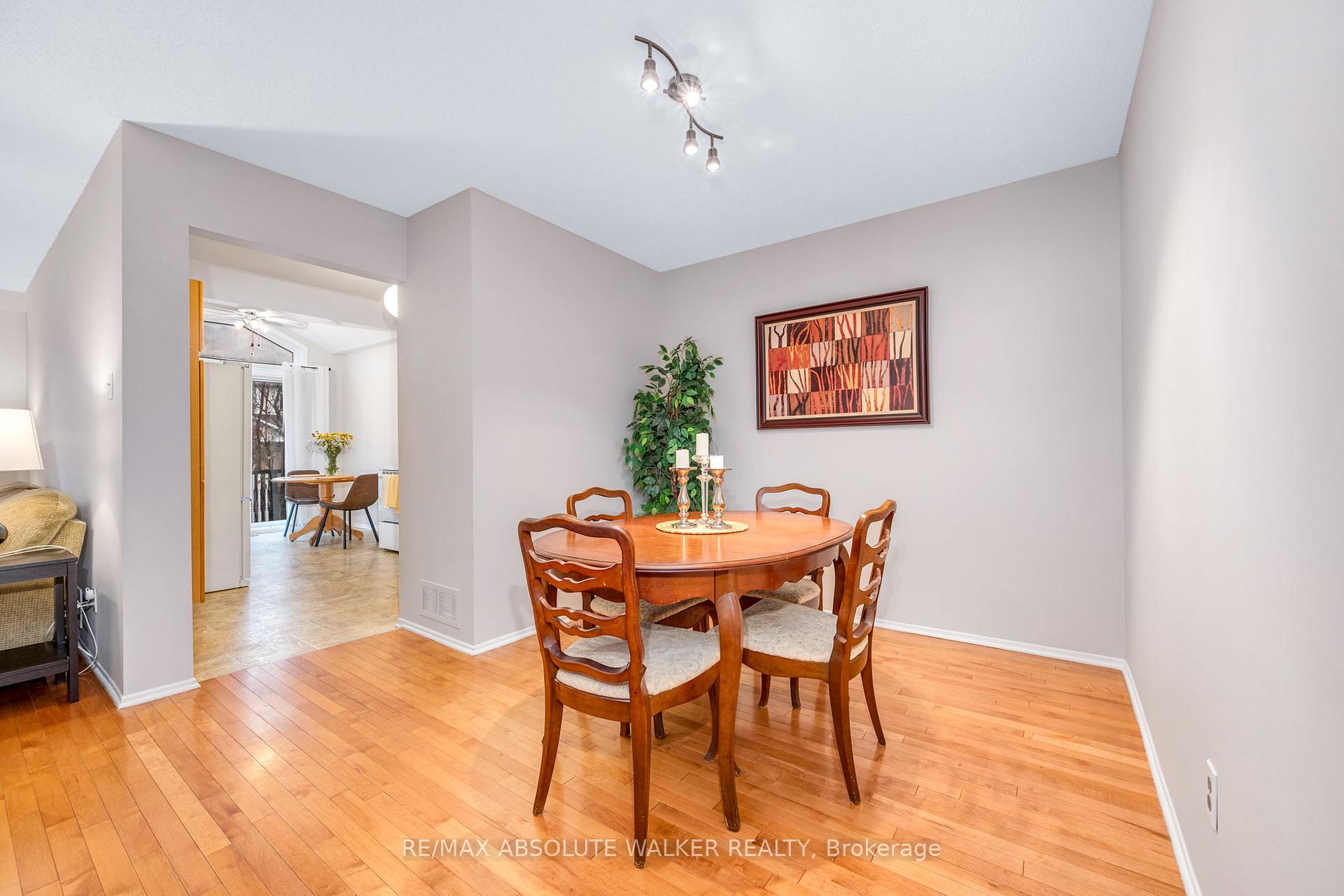 Photo 5 of 556 Latour Crescent, Ottawa, Fallingbrook/Gardenway South — HOMEH