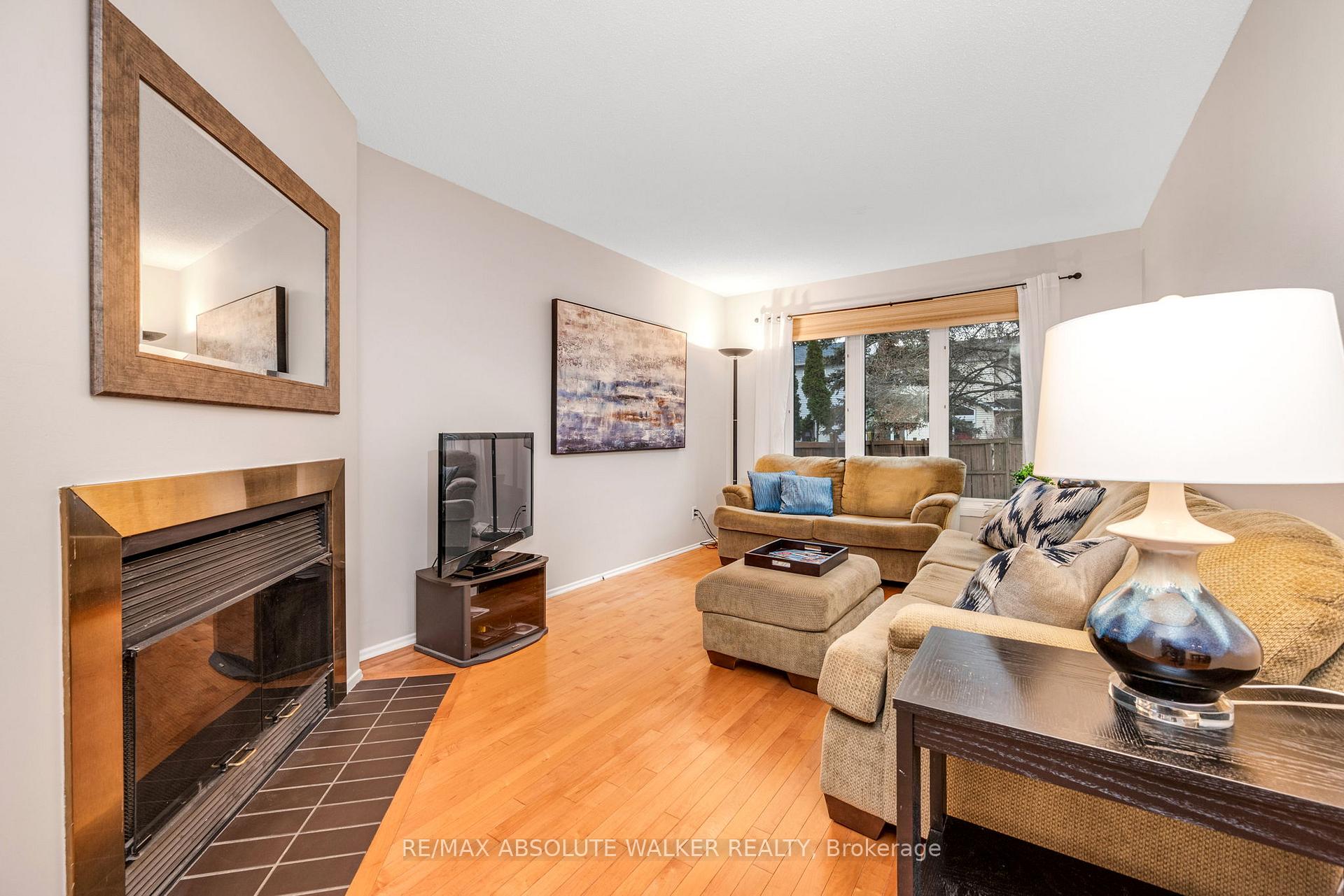 Photo 6 of 556 Latour Crescent, Ottawa, Fallingbrook/Gardenway South — HOMEH