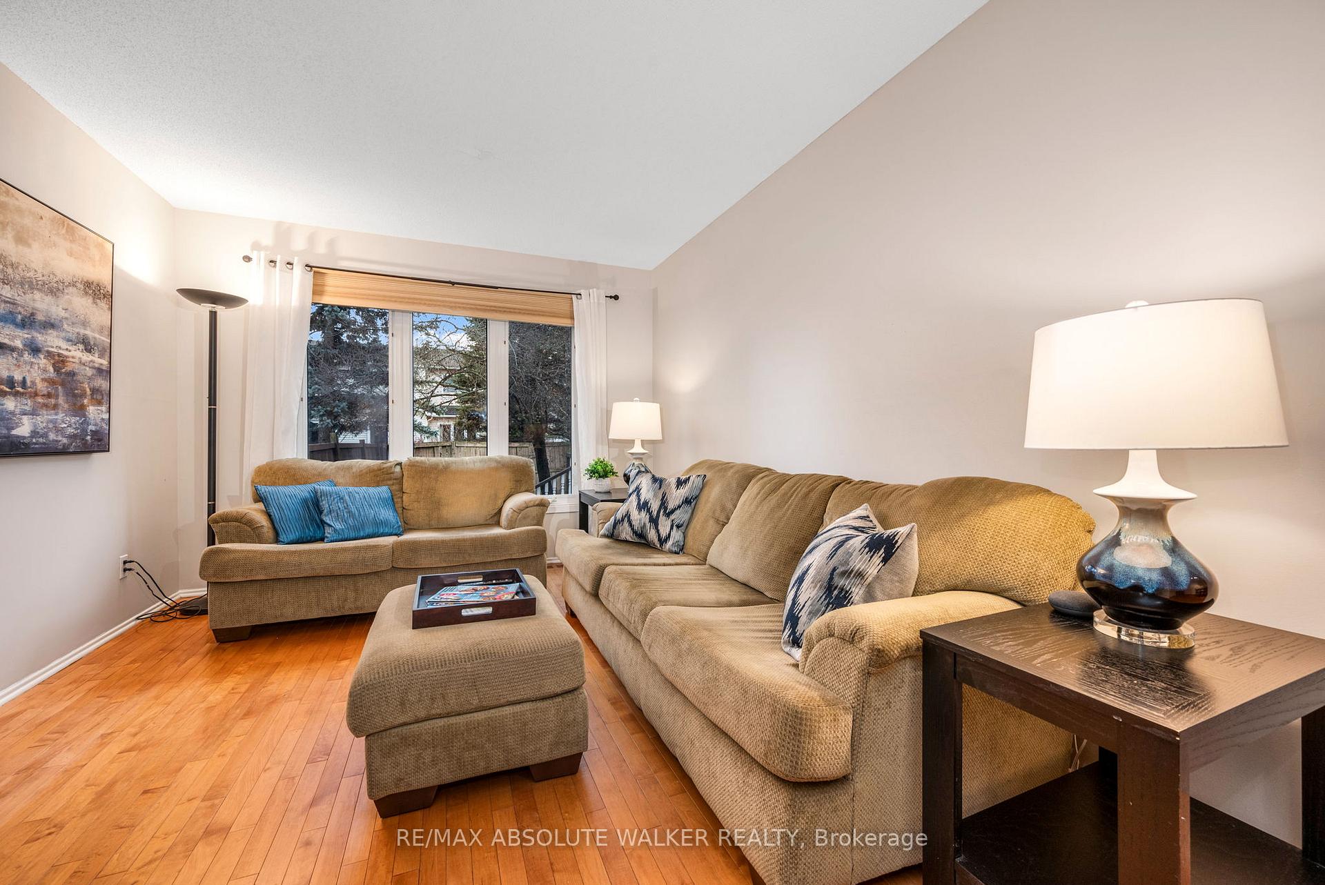 Photo 7 of 556 Latour Crescent, Ottawa, Fallingbrook/Gardenway South — HOMEH
