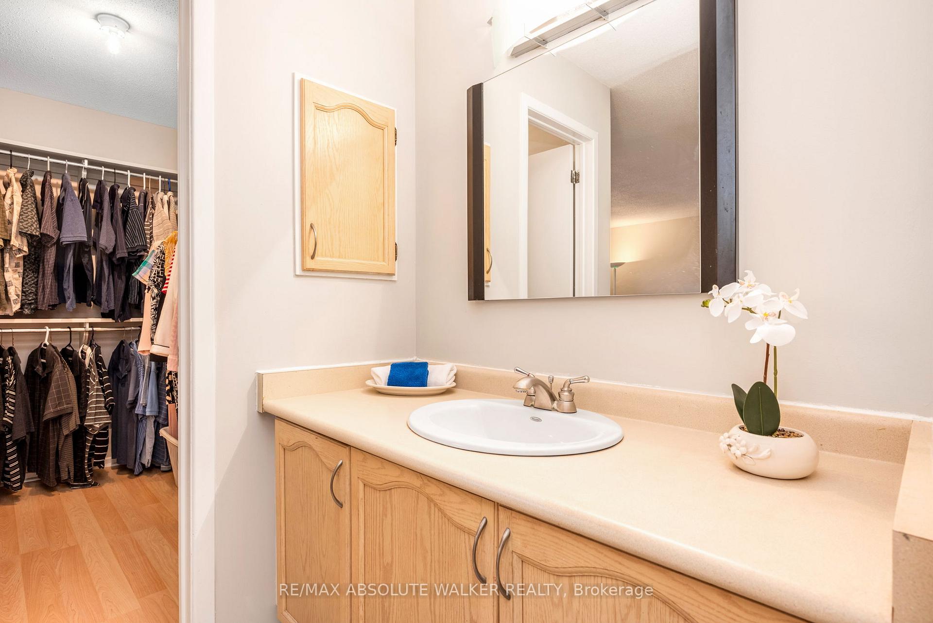 Photo 15 of 556 Latour Crescent, Ottawa, Fallingbrook/Gardenway South — HOMEH