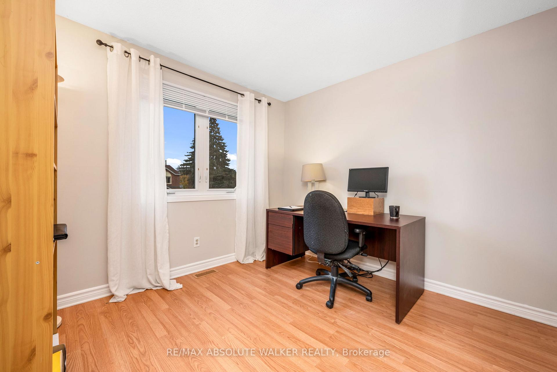 Photo 17 of 556 Latour Crescent, Ottawa, Fallingbrook/Gardenway South — HOMEH