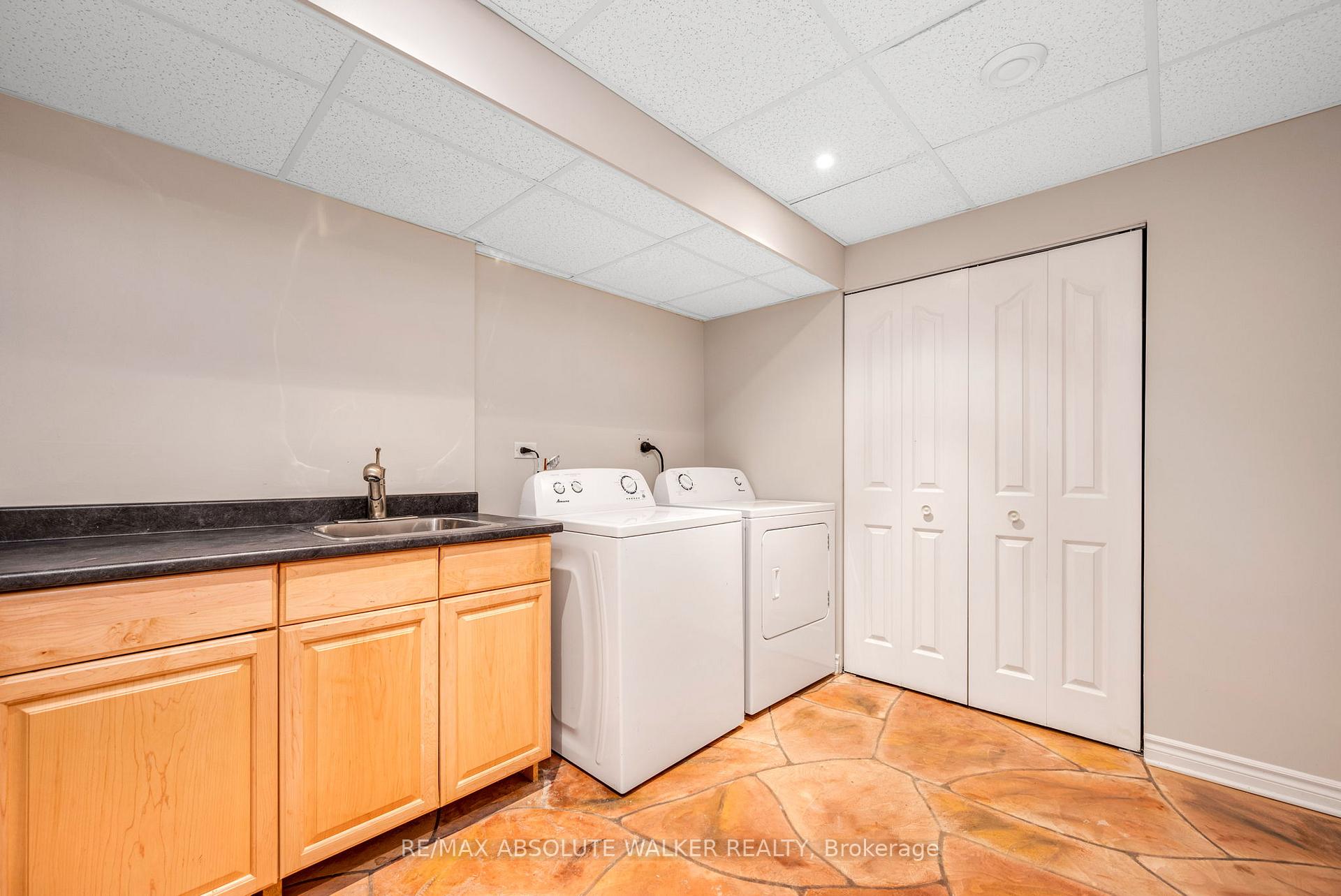 Photo 23 of 556 Latour Crescent, Ottawa, Fallingbrook/Gardenway South — HOMEH