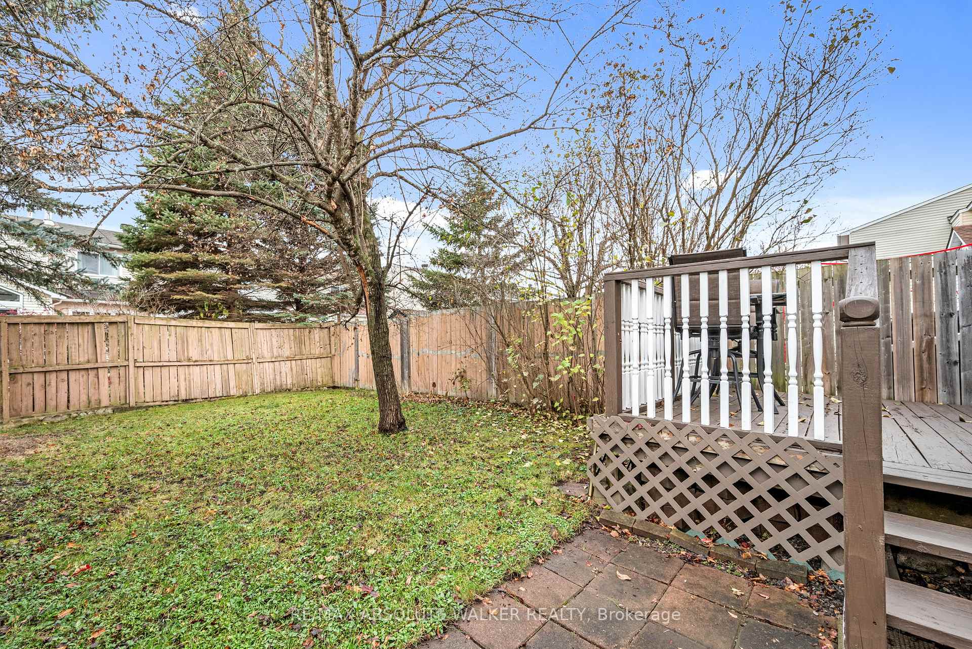 Photo 25 of 556 Latour Crescent, Ottawa, Fallingbrook/Gardenway South — HOMEH