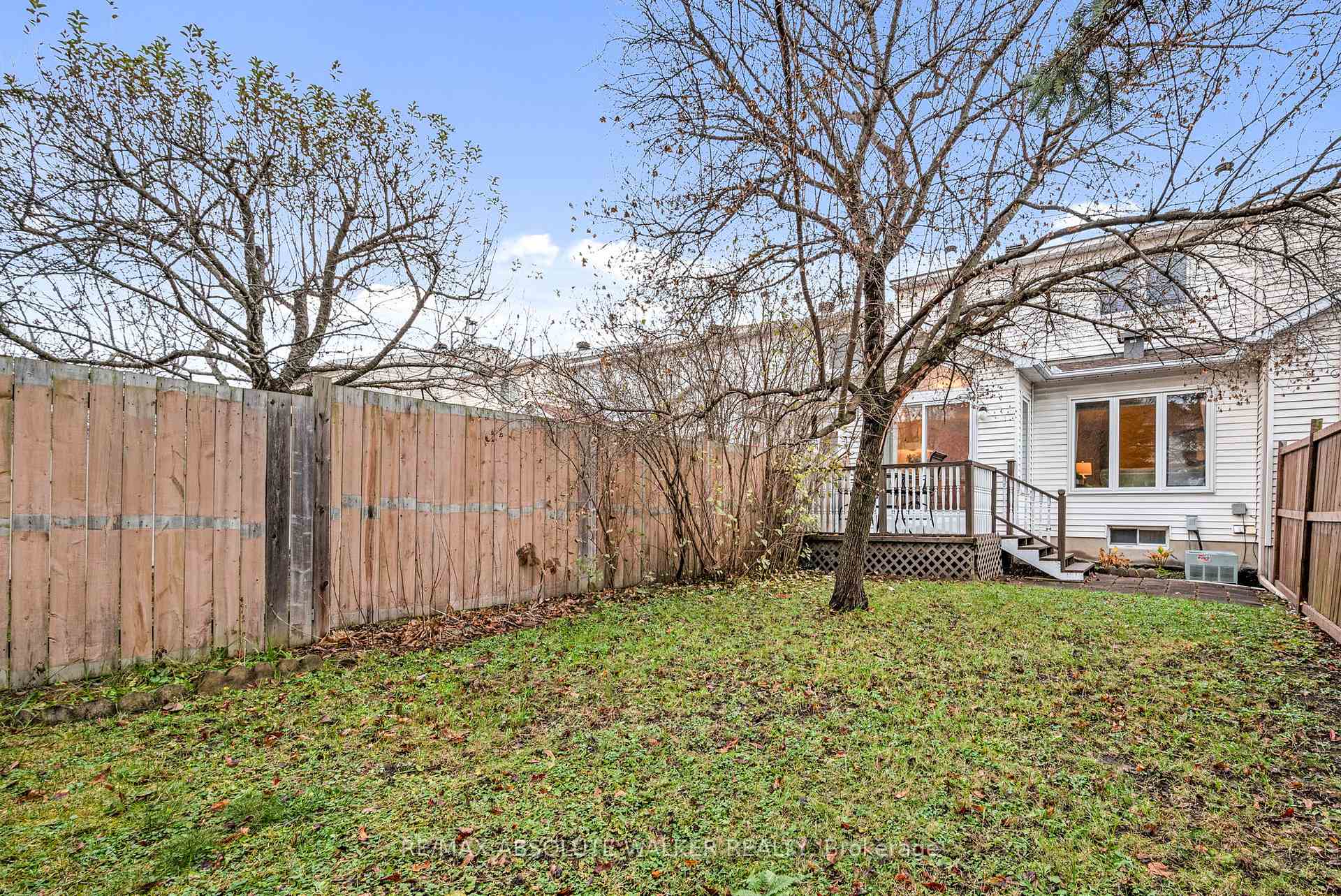 Photo 26 of 556 Latour Crescent, Ottawa, Fallingbrook/Gardenway South — HOMEH