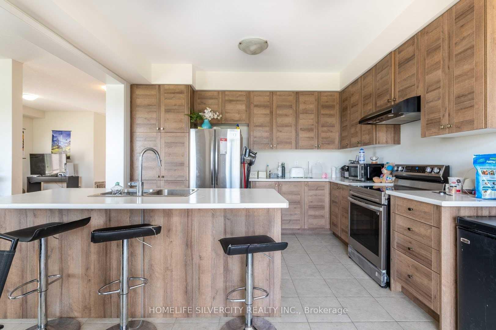 Photo 6 of Unit MAIN AND 2ND FLOOR, 45 Anderson Road, Brant, Brantford Twp — HOMEH