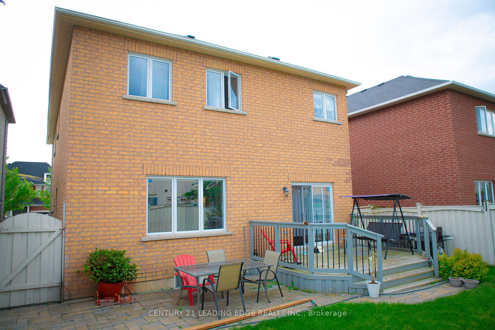 Photo 4 of 112 Lormel Gate, Vaughan, Vellore Village — HOMEH