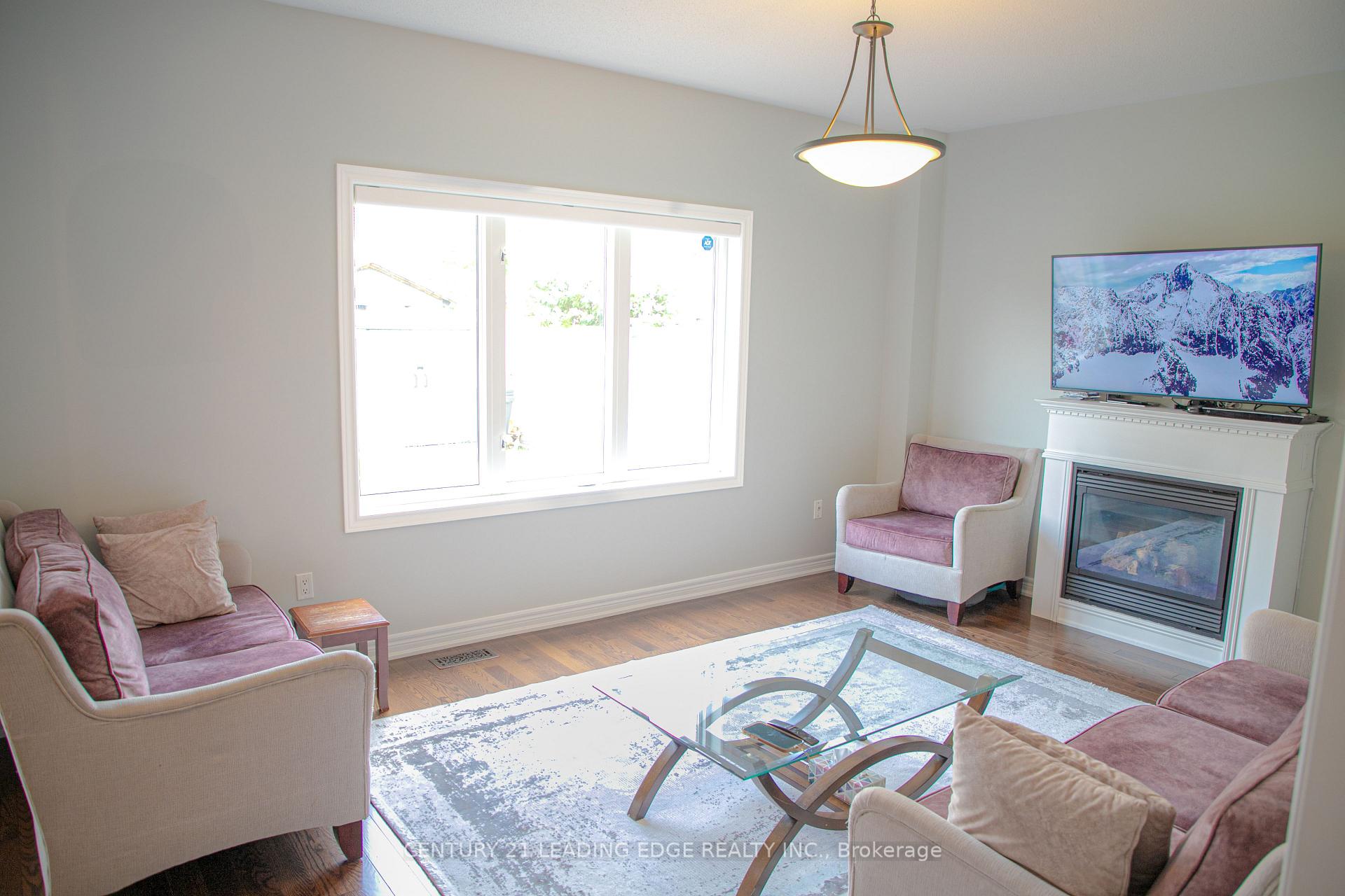 Photo 12 of 112 Lormel Gate, Vaughan, Vellore Village — HOMEH