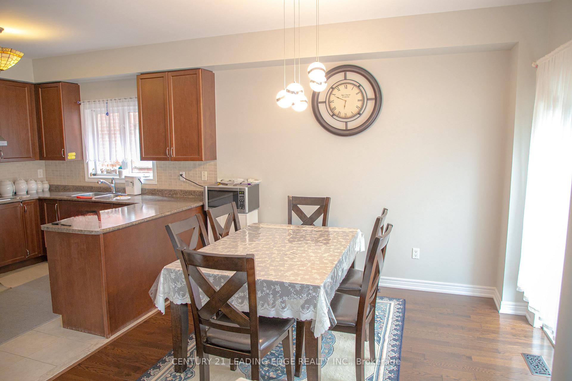 Photo 13 of 112 Lormel Gate, Vaughan, Vellore Village — HOMEH