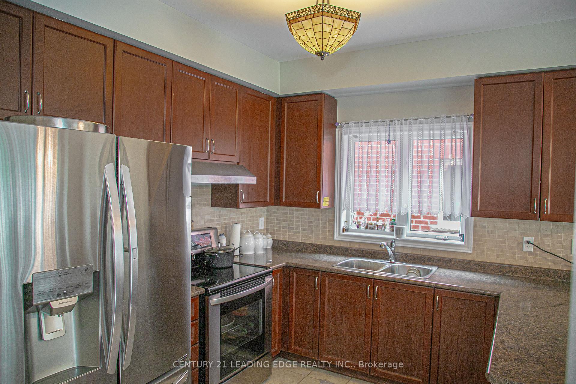 Photo 14 of 112 Lormel Gate, Vaughan, Vellore Village — HOMEH