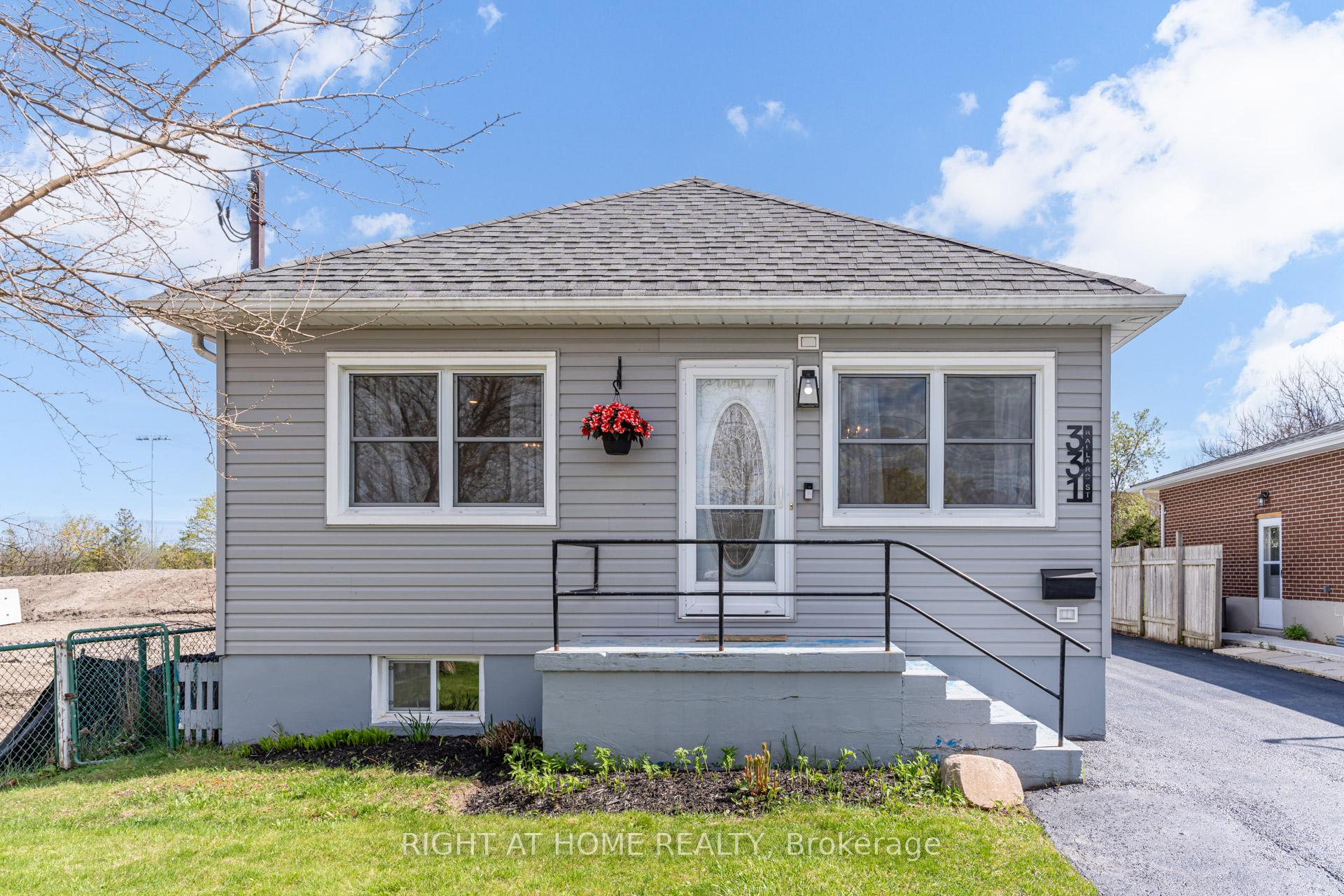 Photo 2 of 331 Ballard Street, Oshawa, Lakeview — HOMEH