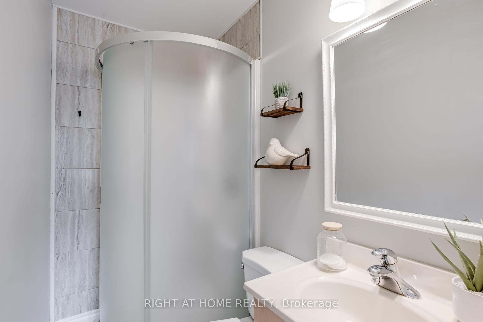 Photo 16 of 331 Ballard Street, Oshawa, Lakeview — HOMEH