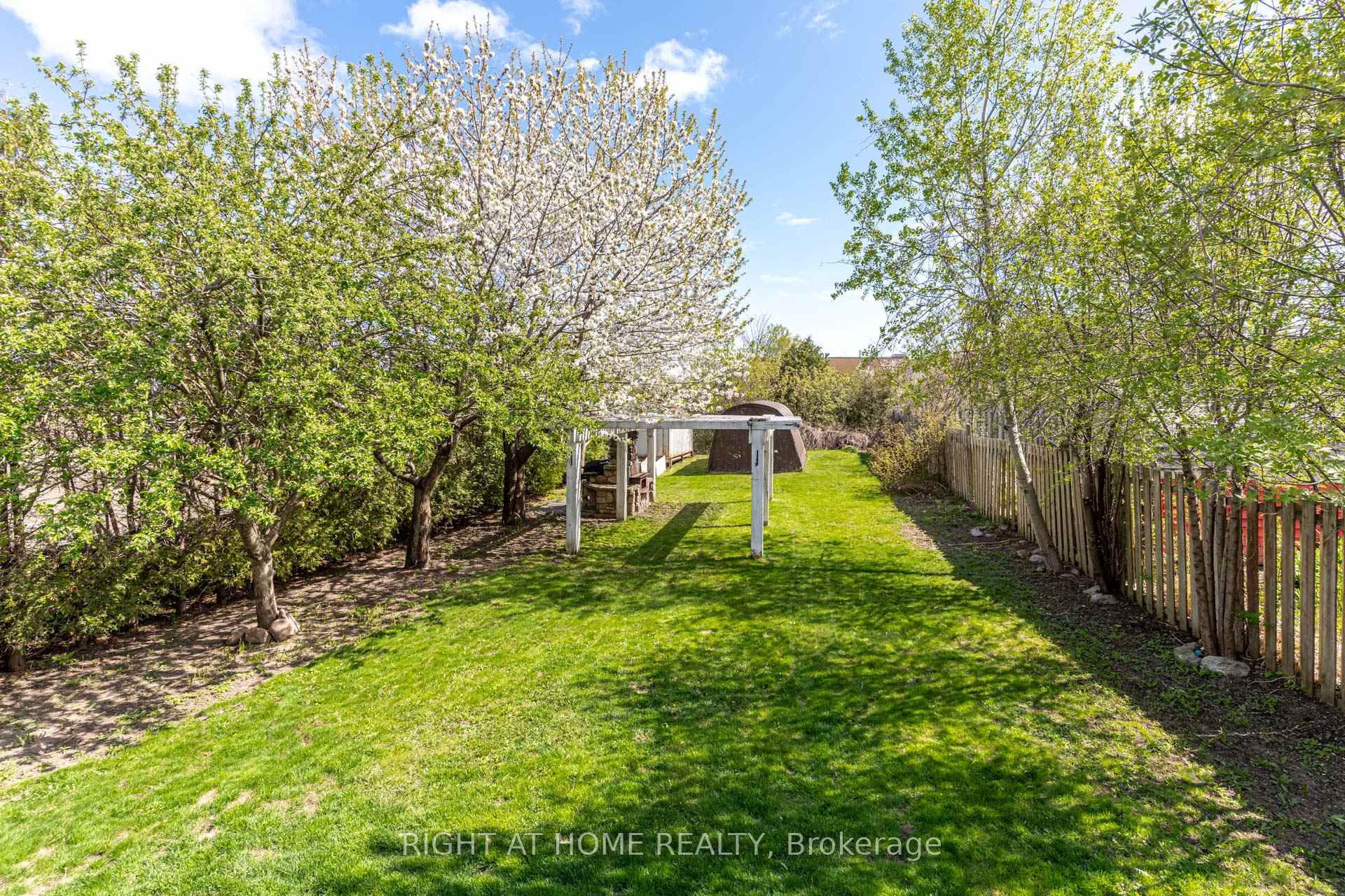 Photo 33 of 331 Ballard Street, Oshawa, Lakeview — HOMEH