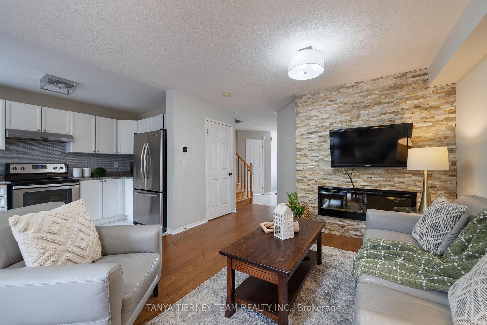 Photo 8 of 62 Wessex Drive, Whitby, Brooklin — HOMEH