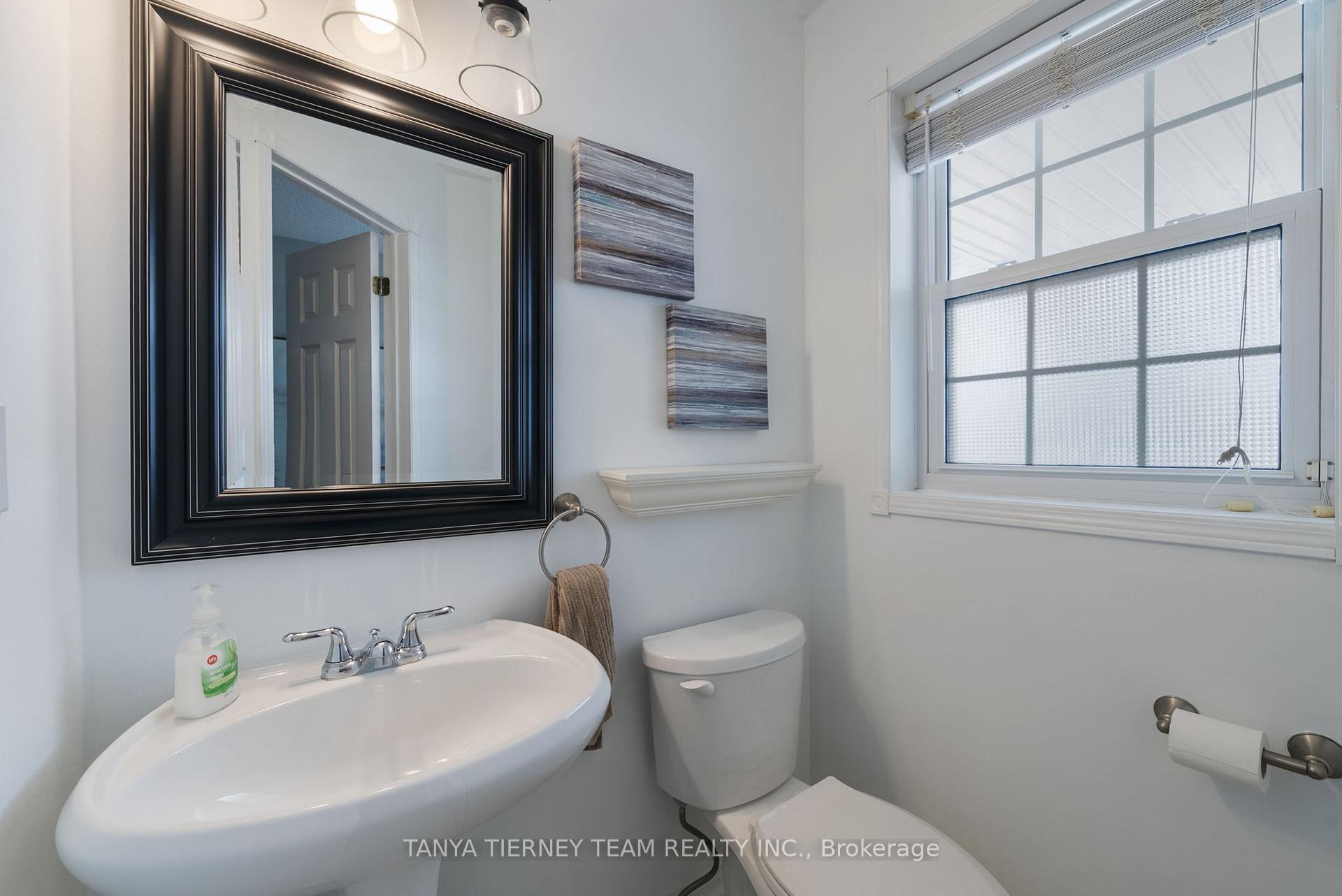 Photo 22 of 62 Wessex Drive, Whitby, Brooklin — HOMEH