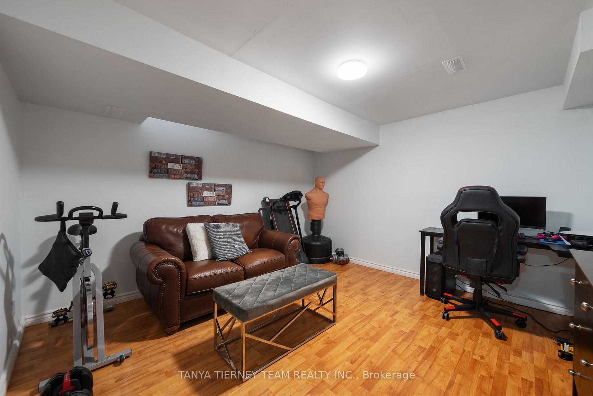 Photo 23 of 62 Wessex Drive, Whitby, Brooklin — HOMEH
