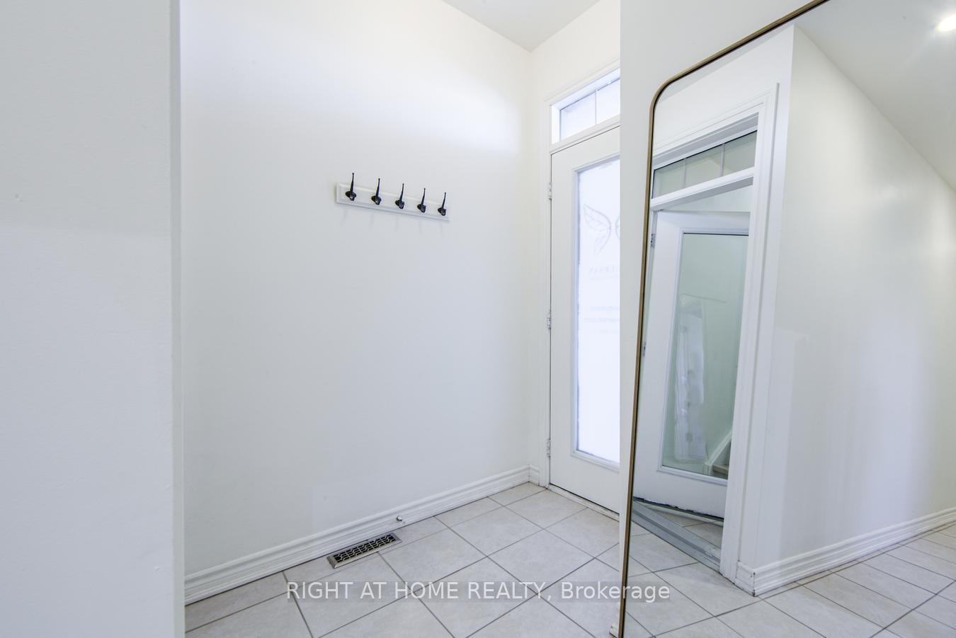 Photo 4 of 10390 Keele Street, Vaughan, Maple — HOMEH