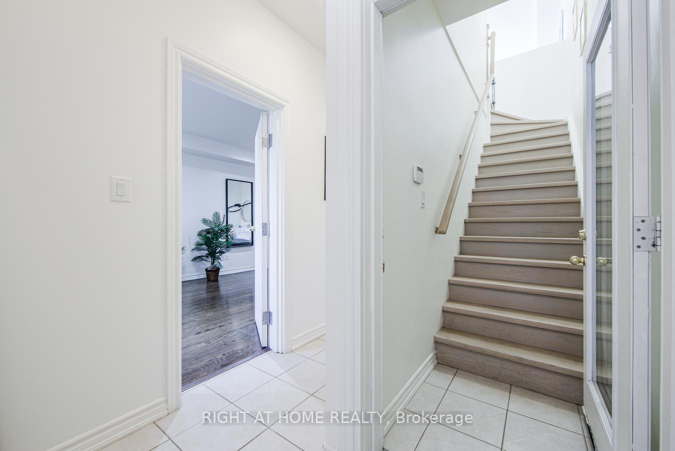 Photo 5 of 10390 Keele Street, Vaughan, Maple — HOMEH