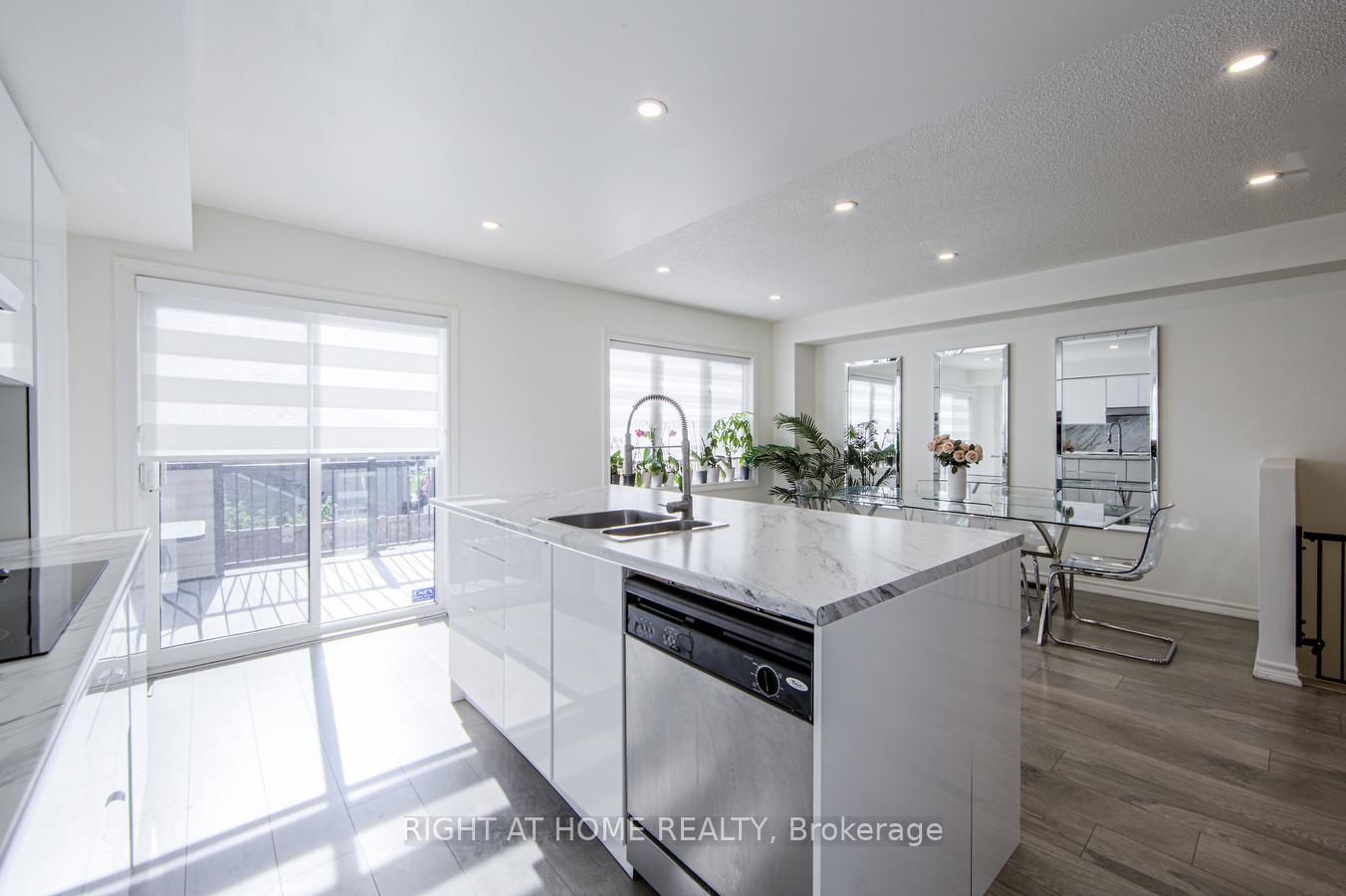 Photo 21 of 10390 Keele Street, Vaughan, Maple — HOMEH