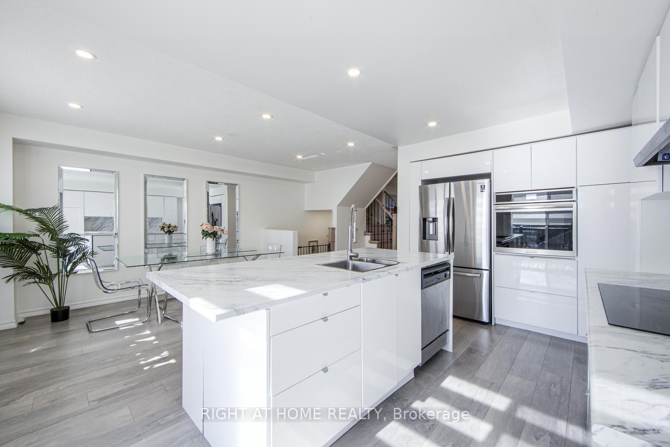 Photo 23 of 10390 Keele Street, Vaughan, Maple — HOMEH