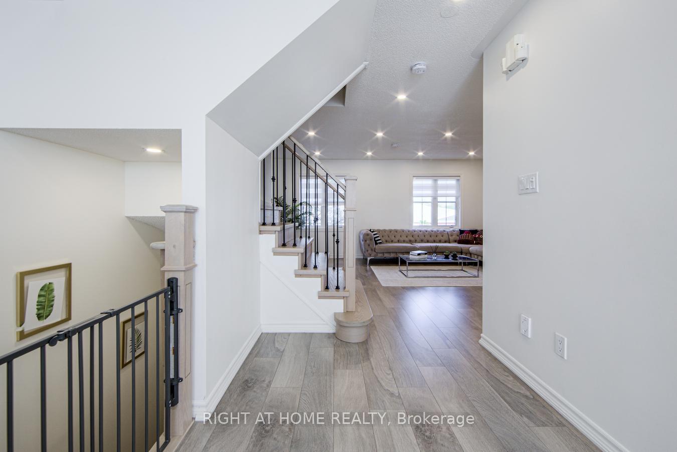Photo 24 of 10390 Keele Street, Vaughan, Maple — HOMEH