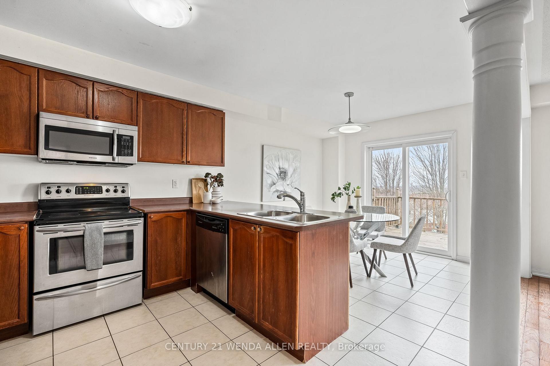 Photo 10 of 956 Townline Road S, Oshawa, Donevan — HOMEH