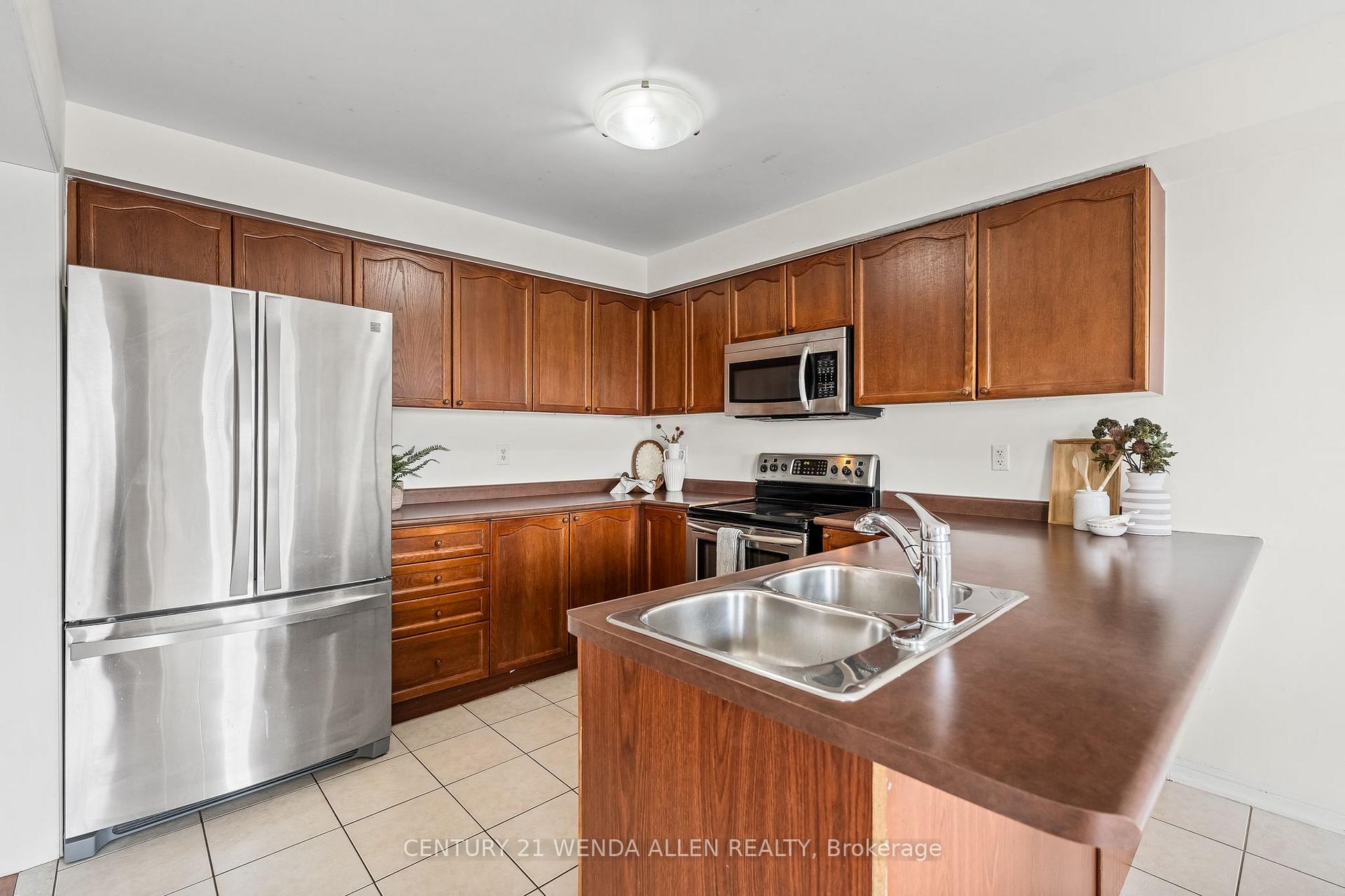 Photo 13 of 956 Townline Road S, Oshawa, Donevan — HOMEH
