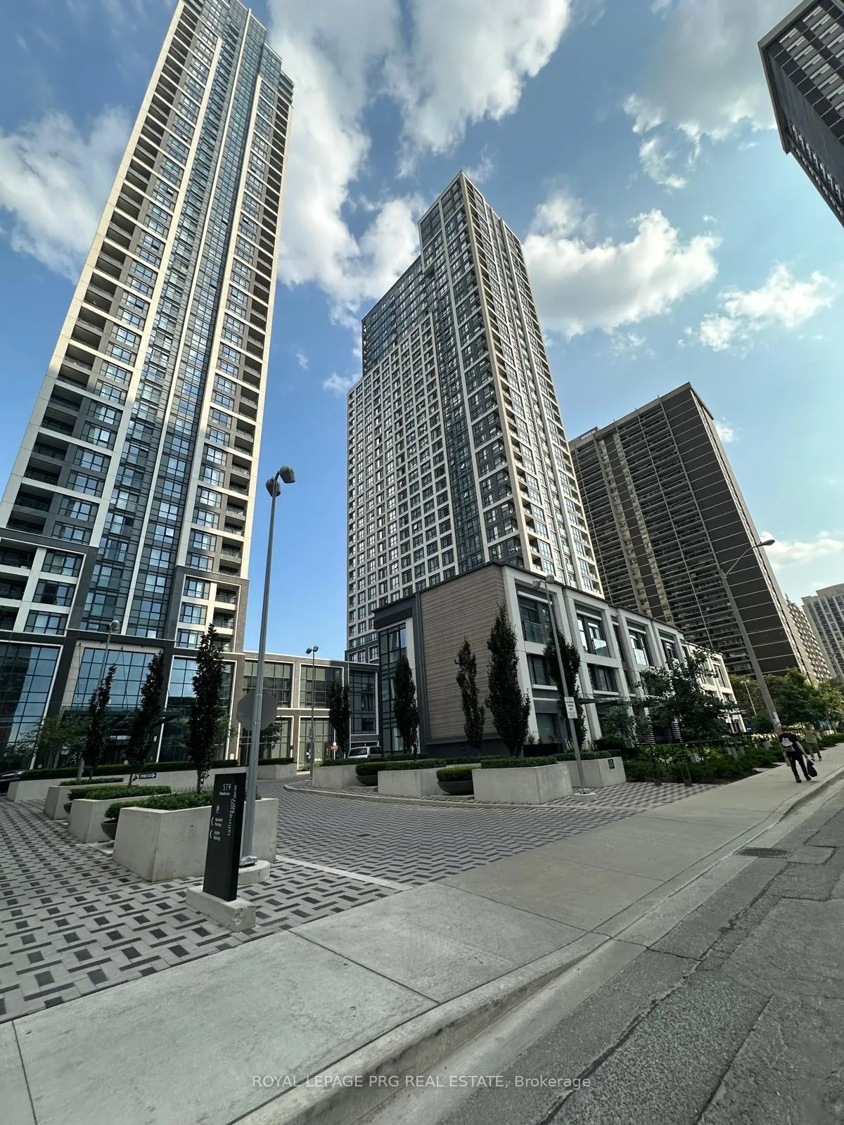 Photo 2 of Unit 2721, 9 Mabelle Ave, Etobicoke, Islington-City Centre West — HOMEH
