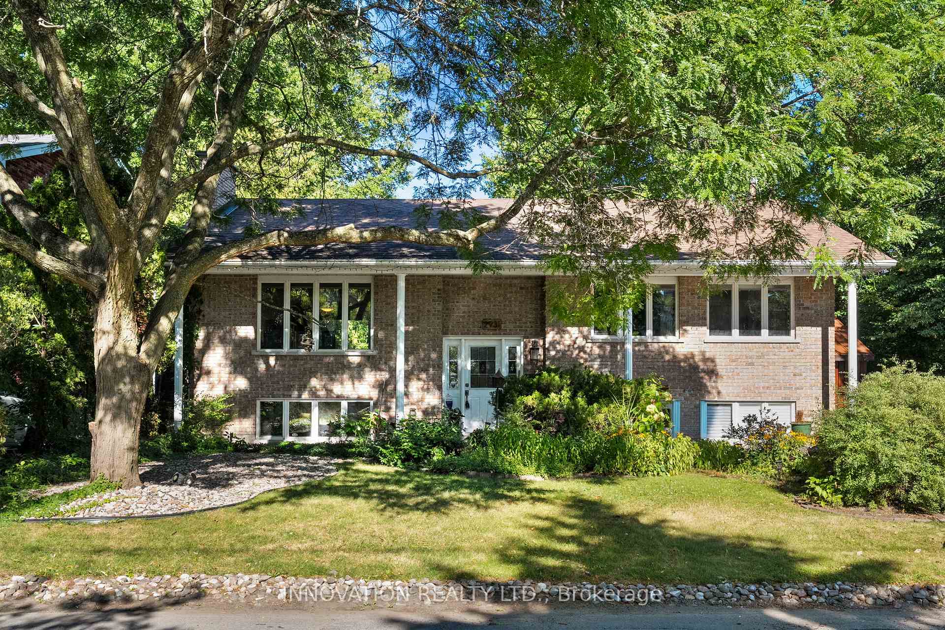 Photo 1 of 2931 Ahearn Avenue, Ottawa, Britannia — HOMEH
