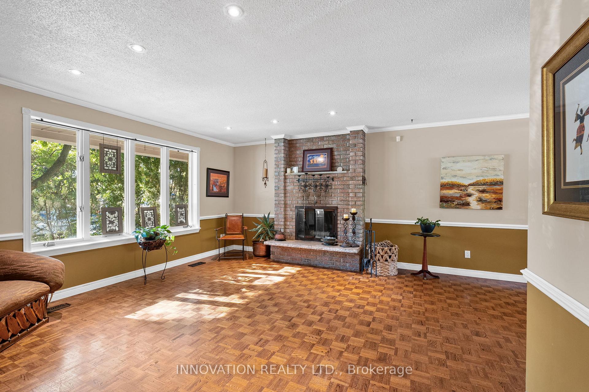 Photo 2 of 2931 Ahearn Avenue, Ottawa, Britannia — HOMEH