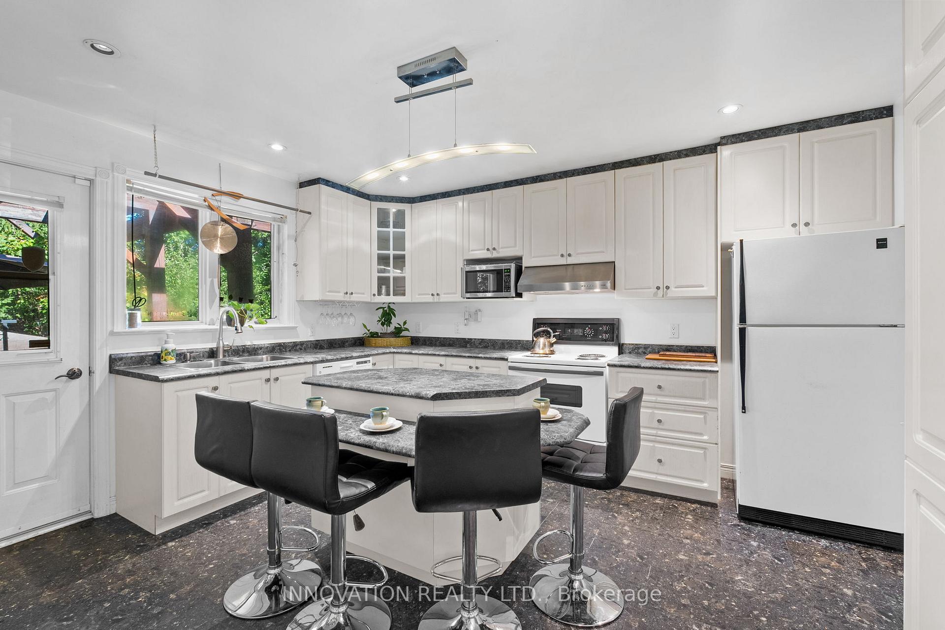 Photo 7 of 2931 Ahearn Avenue, Ottawa, Britannia — HOMEH