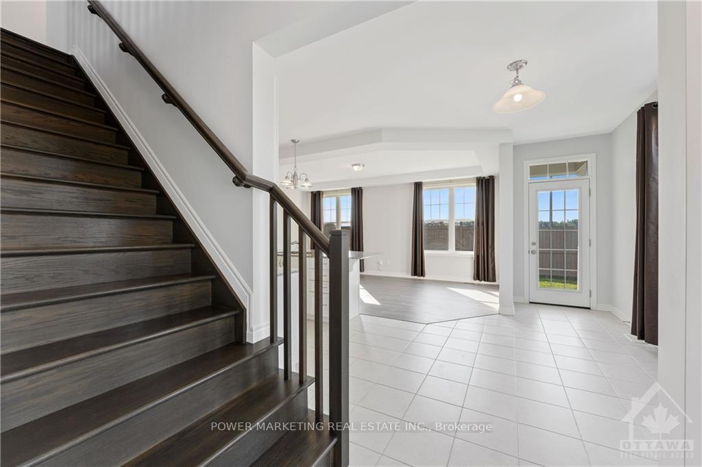Photo 6 of 301 Sweetclover Way, Ottawa, Avalon West — HOMEH