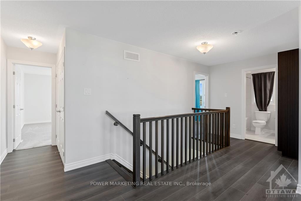 Photo 14 of 301 Sweetclover Way, Ottawa, Avalon West — HOMEH