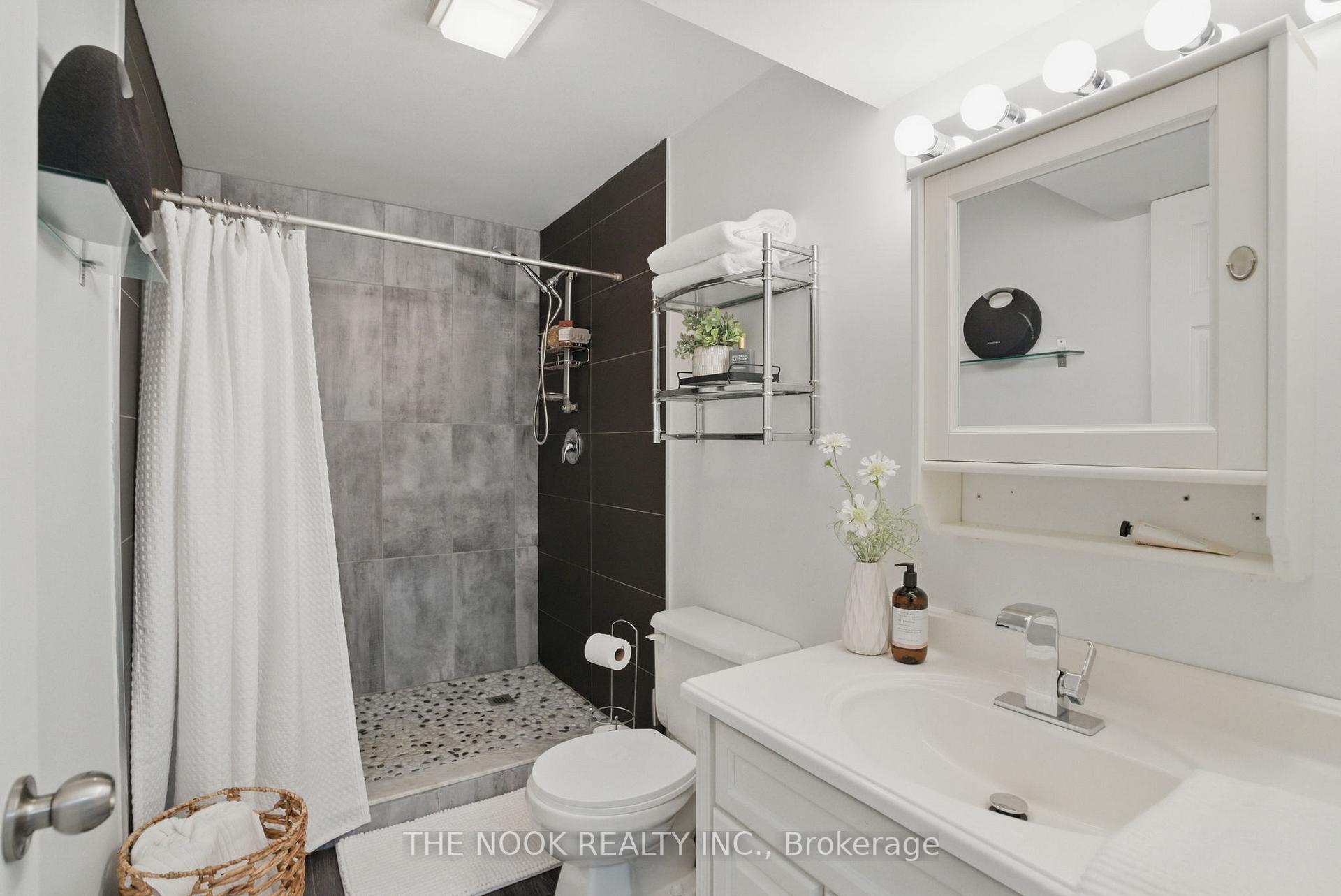 Photo 39 of 68 Lowder Place, Whitby, Blue Grass Meadows — HOMEH