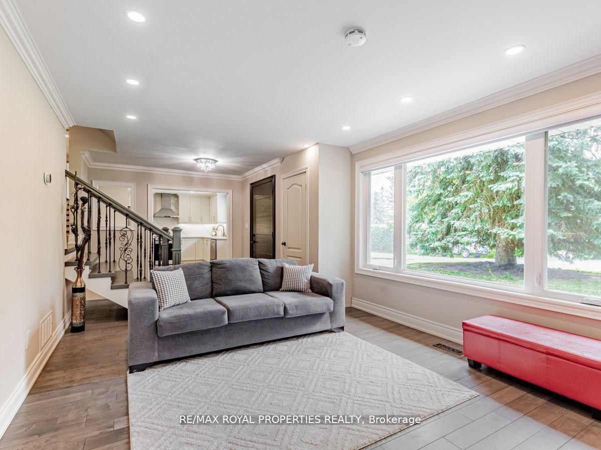Photo 8 of 576 Bickle Drive, Oshawa, Northwood — HOMEH