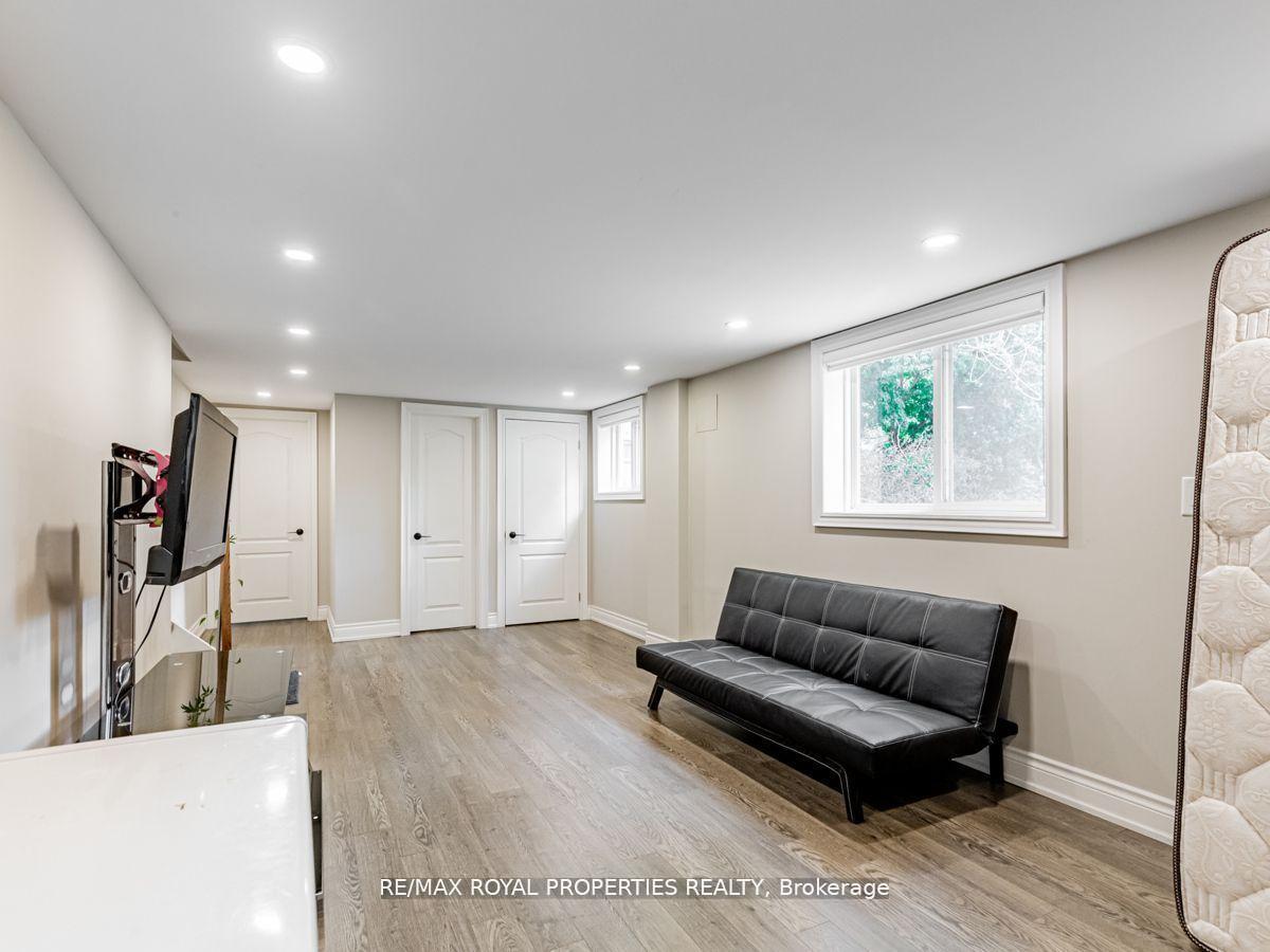 Photo 15 of 576 Bickle Drive, Oshawa, Northwood — HOMEH