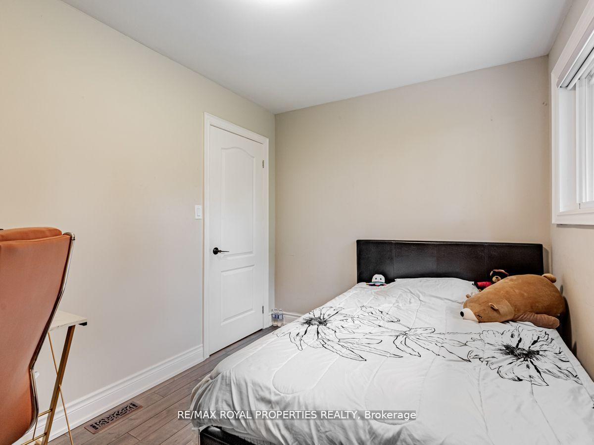 Photo 16 of 576 Bickle Drive, Oshawa, Northwood — HOMEH
