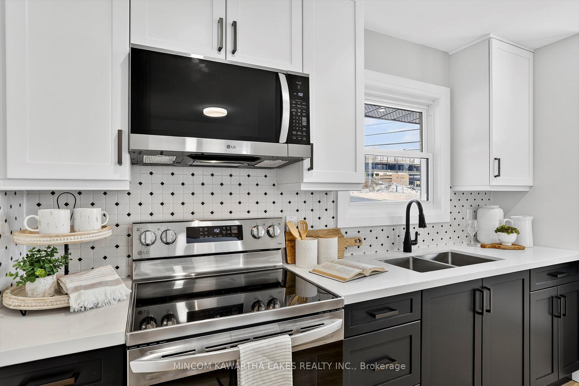 Photo 13 of 152 Langton Street, Peterborough, Northcrest Ward 5 — HOMEH