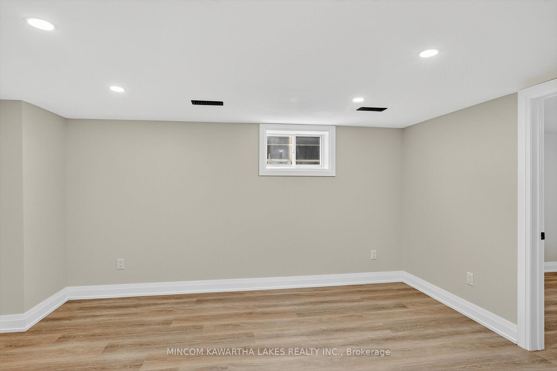 Photo 35 of 152 Langton Street, Peterborough, Northcrest Ward 5 — HOMEH