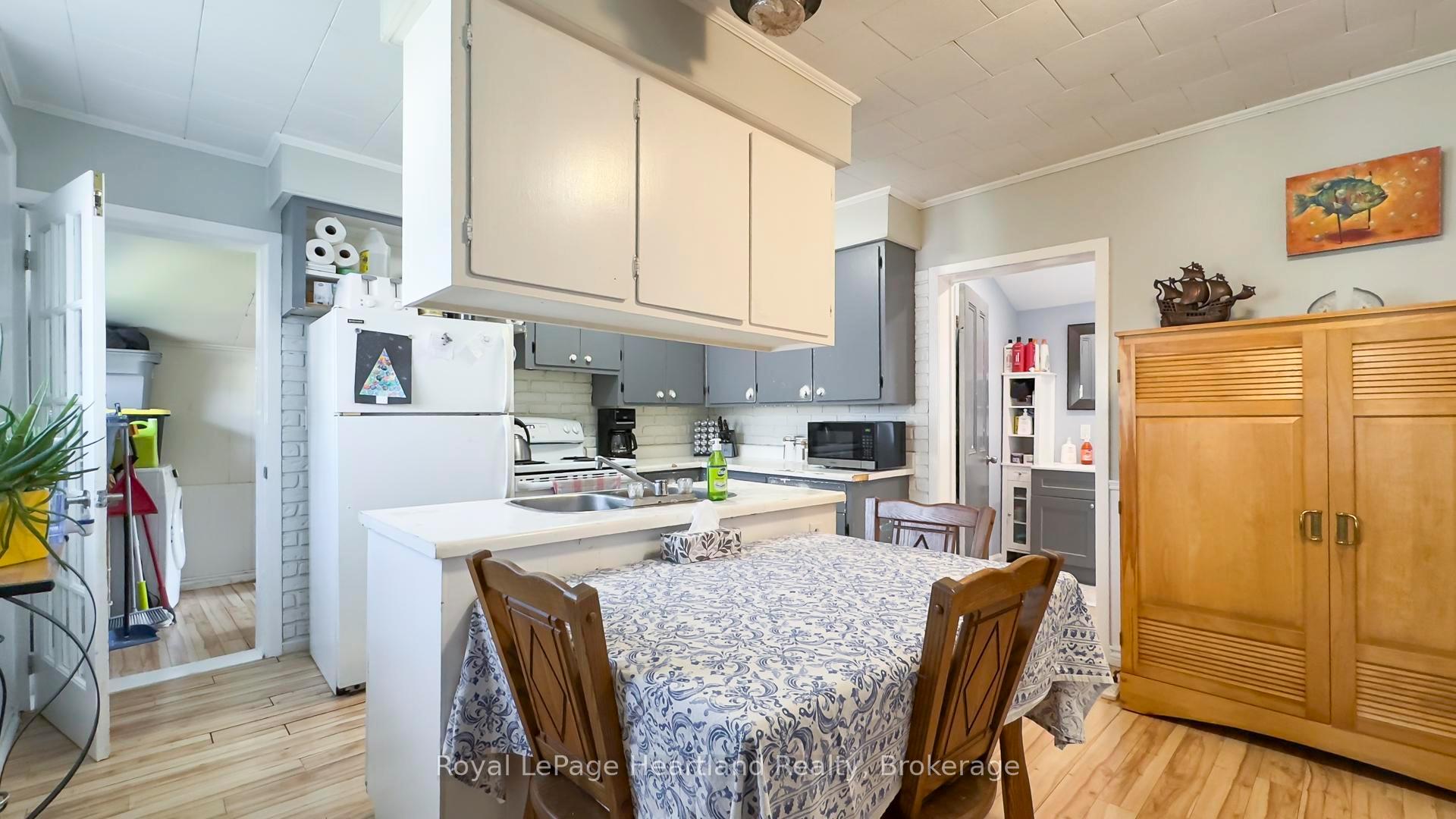 Photo 9 of 88 Richmond Street N, Bluewater, Hensall — HOMEH